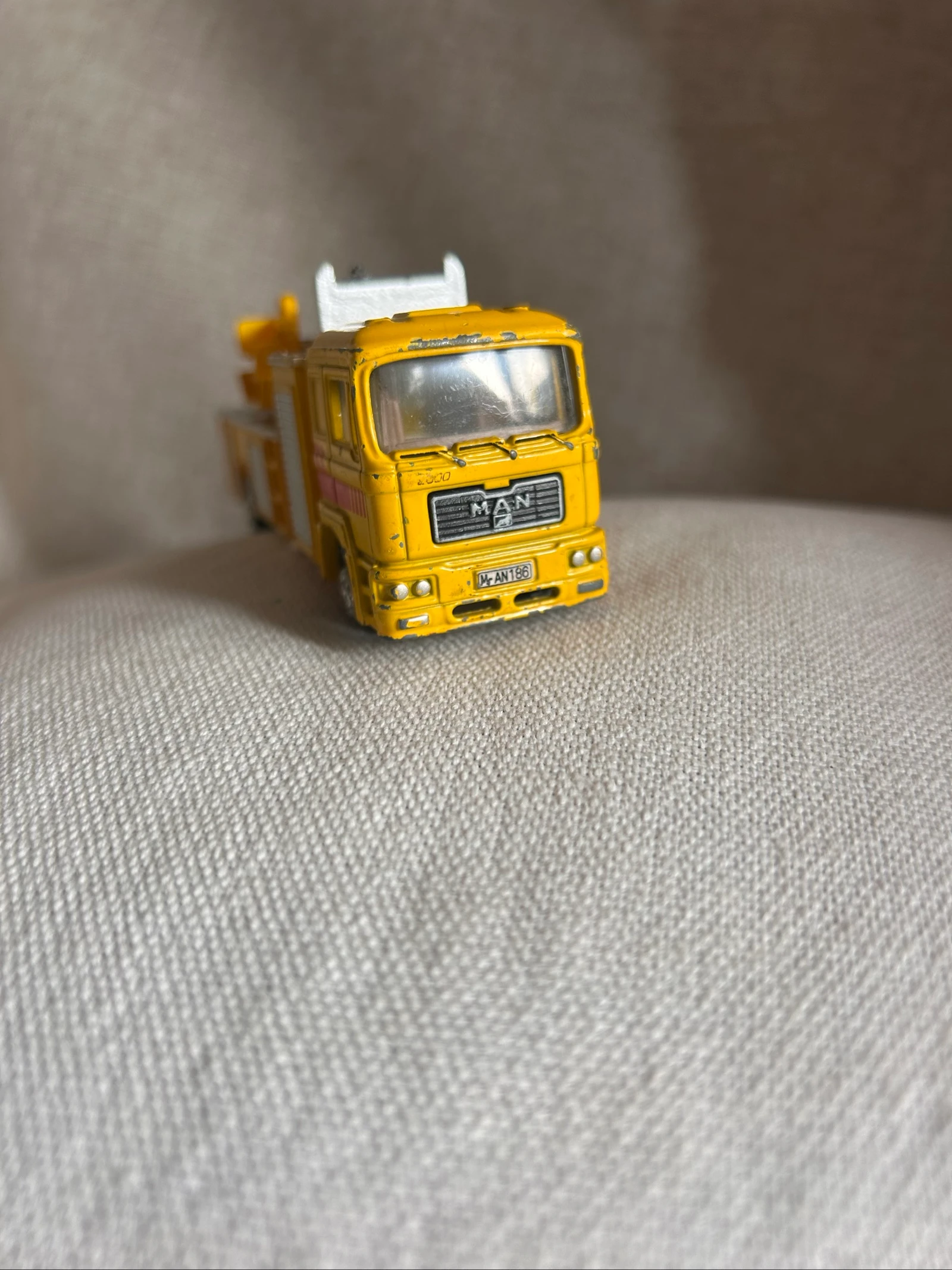Yellow Miniature MAN Truck – photo 2